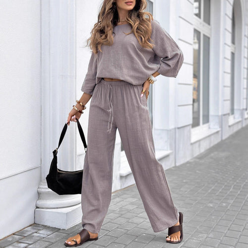 Ensemble deux pièces décontracté et aérien pour femmes avec haut élégant et pantalons à coupe large Chic & Stil