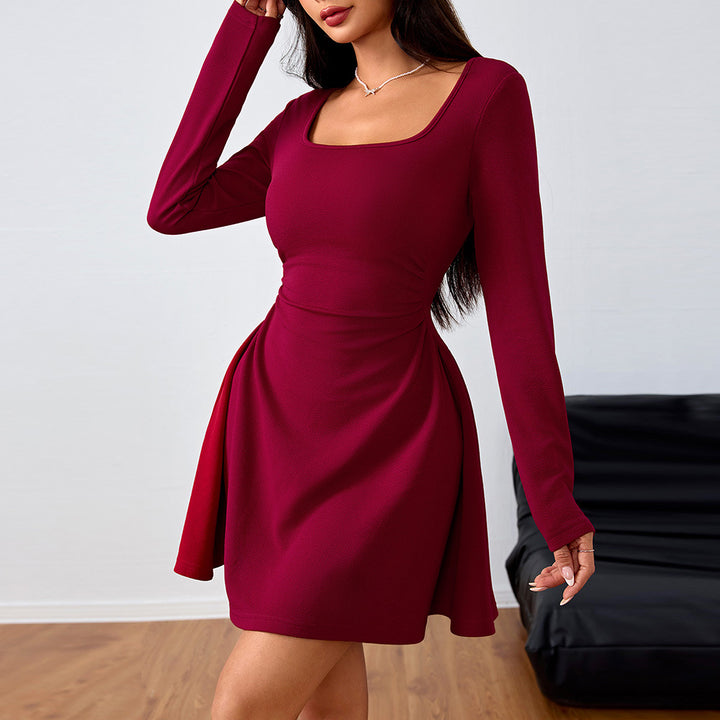 Robe mini femme avec décolleté carré et jupe évasée Chic & Stil