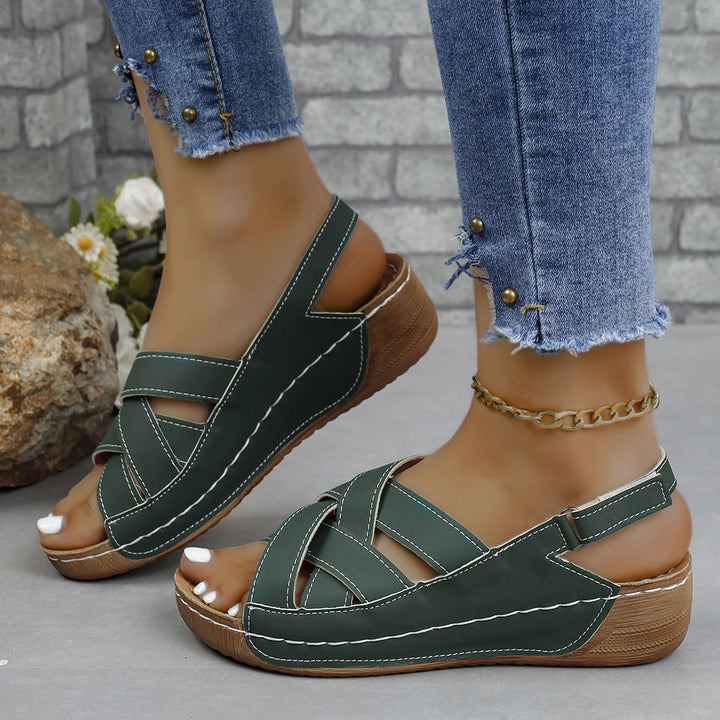 Comfortable strap sandals for women with ergonomic sole Lune London