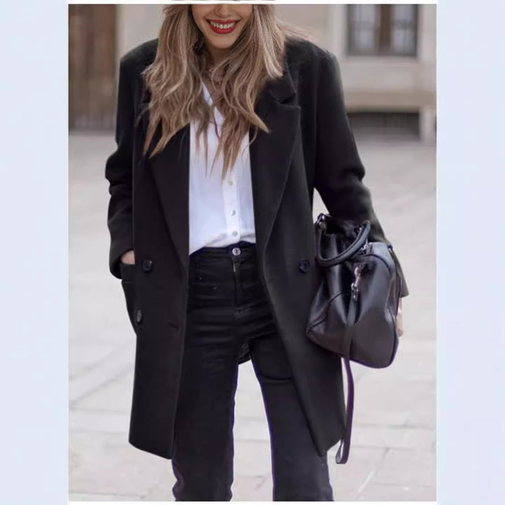 Ladies modern oversized coat with double-breasted buttons and elegant details Lune London