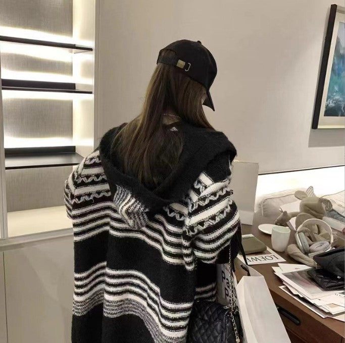 Women's knit coat with hood and trendy striped pattern Lune London