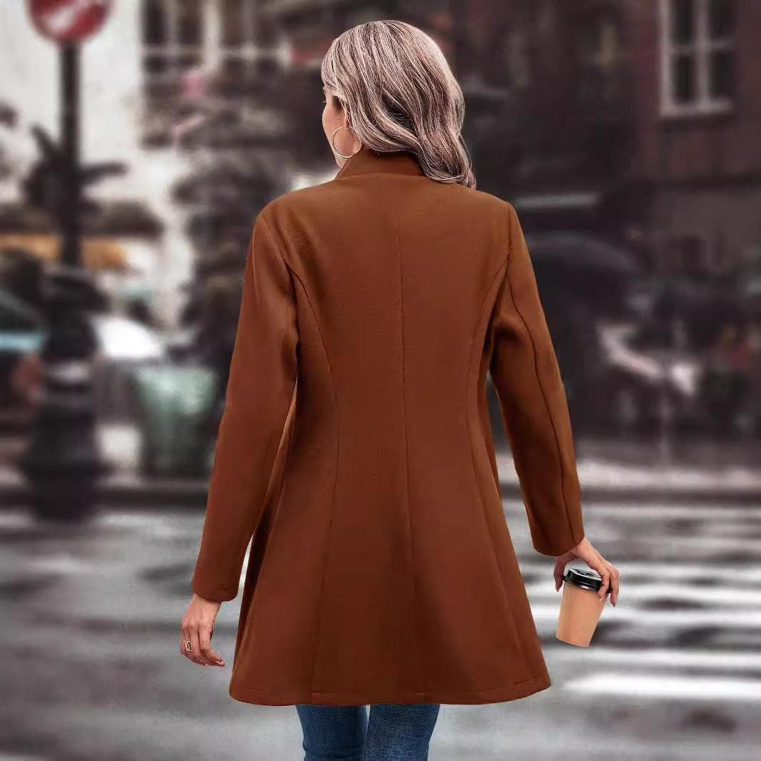 Elegant trench coat for women with modern silhouette Lune London
