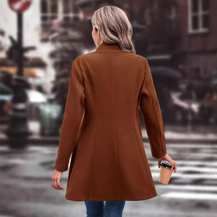 Elegant trench coat for women with modern silhouette Lune London