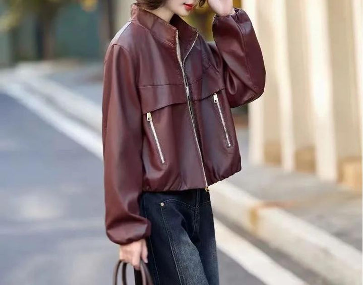 Veste en cuir à la mode et audacieuse pour femmes avec col haut et coutures double piqûre Chic & Stil