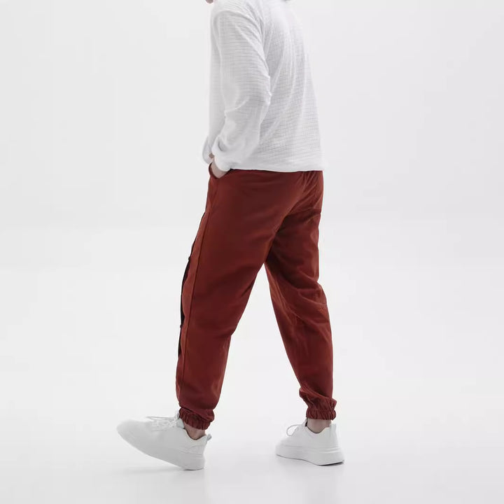 Men Stylish cargo pants with practical buttons and elastic waist Lune London