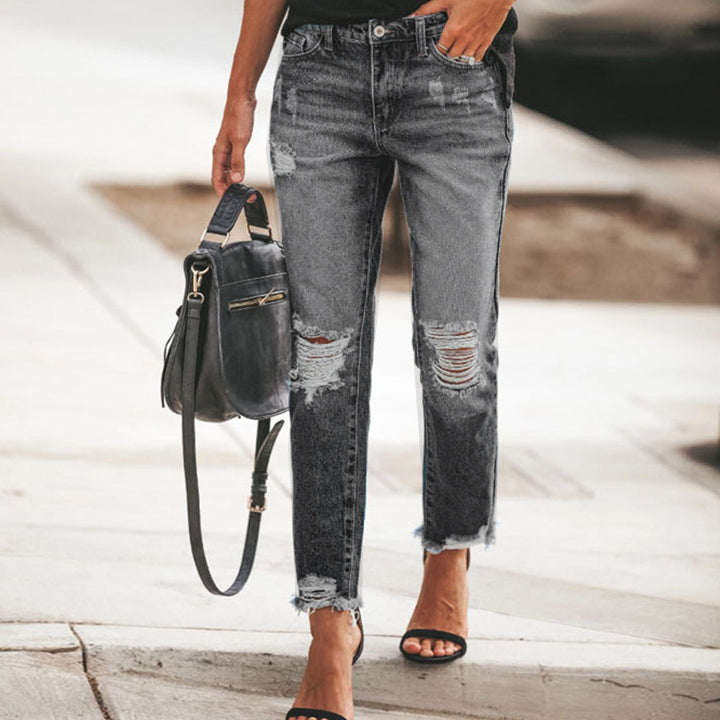 Women's Destroyed Mom Jeans with Fringes and Casual Fit Lune London