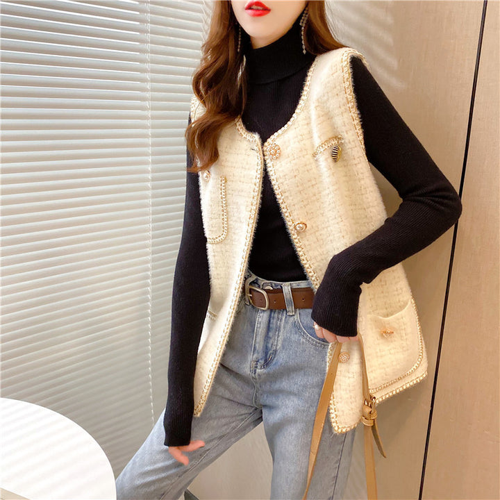 Cardigan élégant pour femmes avec boutons décoratifs et design stylé Chic & Stil