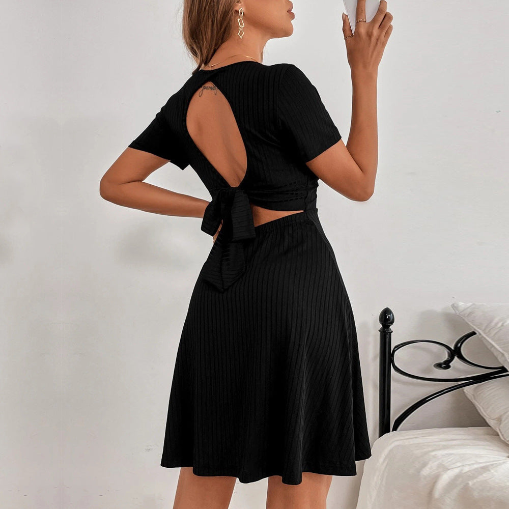 Robe décontractée pour femme avec dos ouvert et détail en nœud Chic & Stil