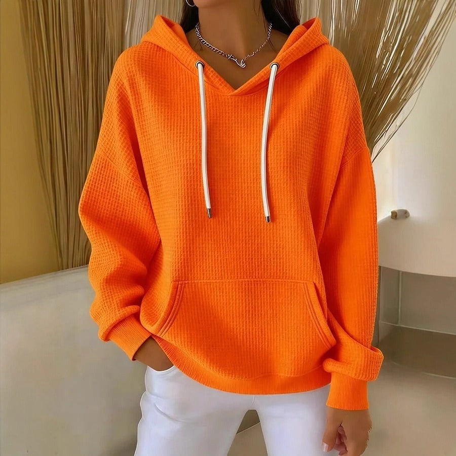Hoodie de loisirs pour femmes en matériau texturé Chic & Stil
