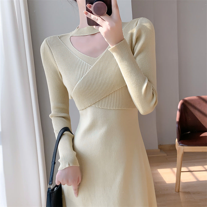 Robe tricotée pour femmes avec zone d'épaule ouverte et élégant décolleté en V Chic & Stil