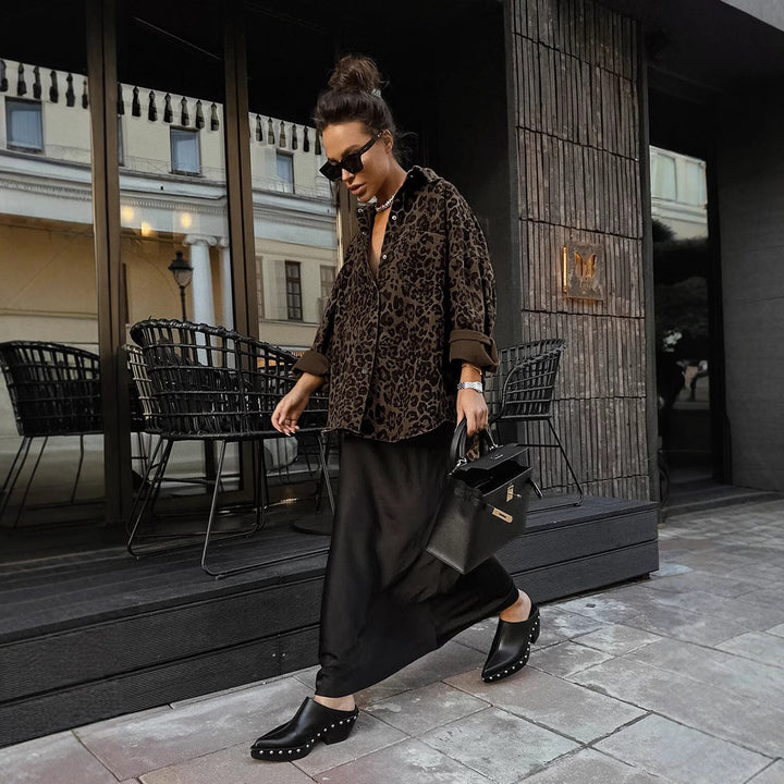 Lightweight shirt for women with leopard print and relaxed fit Lune London