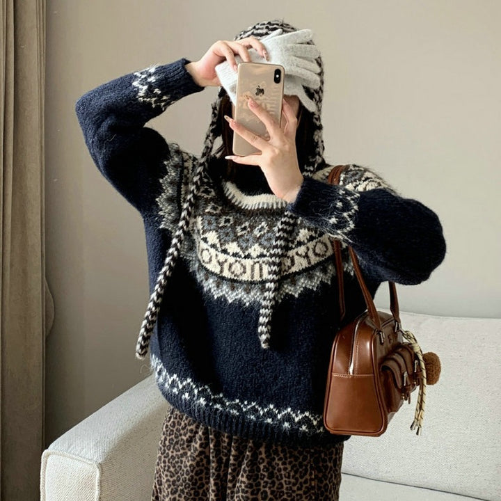 Chunky knit sweater for women with contemporary Norwegian patterns Lune London