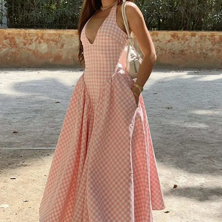 Robe maxi femme avec décolleté en V et jupe évasée Chic & Stil