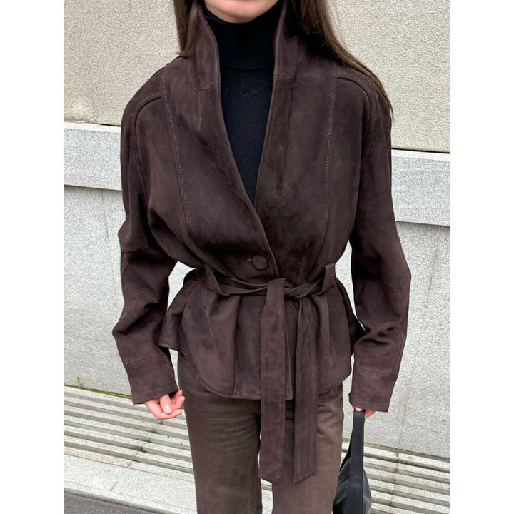 Elegant and soft velvet jacket for women in blazer style with belt at the waist Lune London