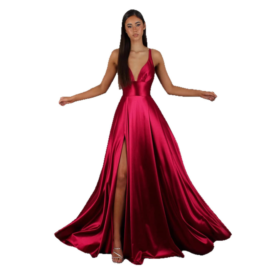 Elegant evening dress for women with deep V neckline and high split skirt Chic & Stil