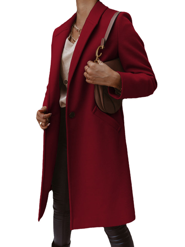 Elegant wool coat for women with a slim silhouette and practical pockets Lune London