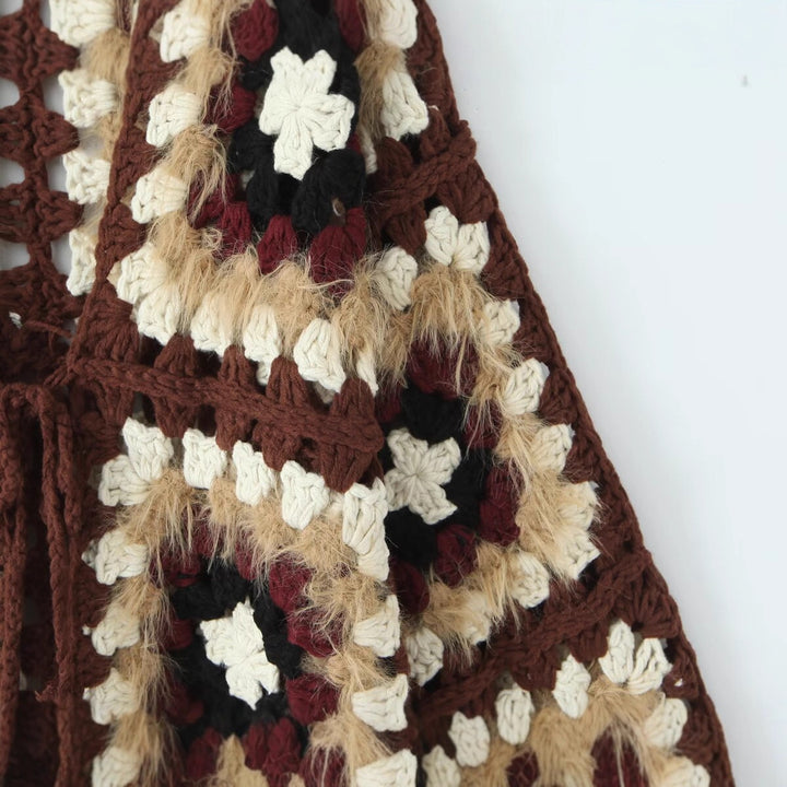Casual cardigan for women with a colorful Granny square pattern and zipper Lune London