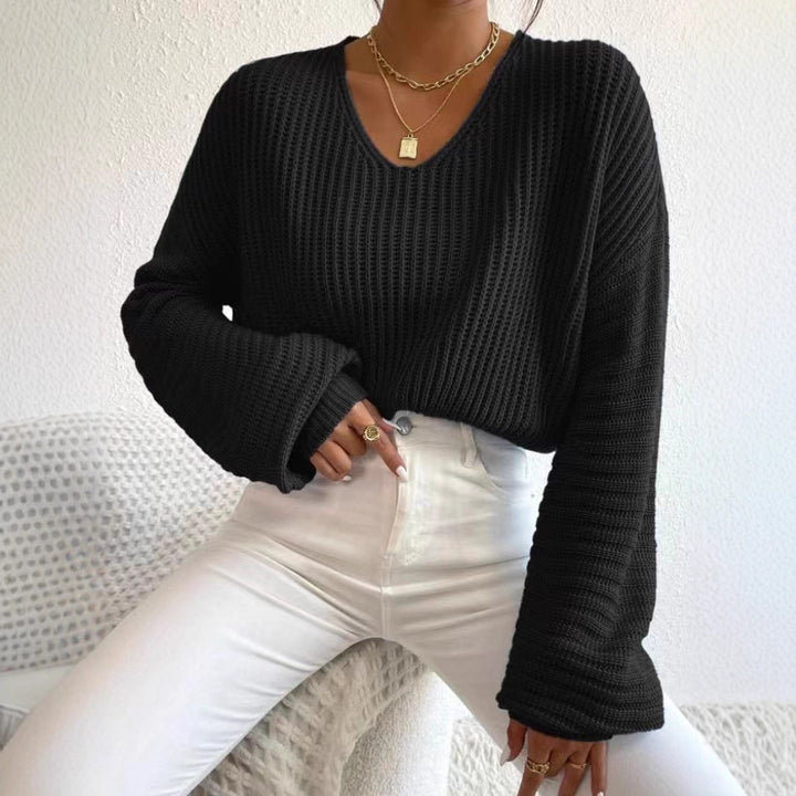 Structured sweater for women with V-neck and wide sleeves Lune London