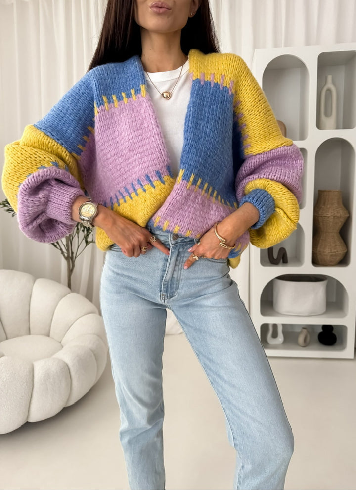 Cardigan de loisirs pour femmes avec des manches volumineuses et un motif géométrique Chic & Stil