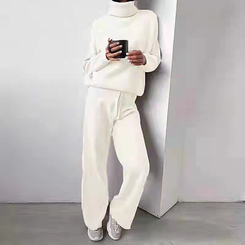 Women's Cozy Knit Loungewear Set with Wide Pants and Elegant Round Neck Lune London