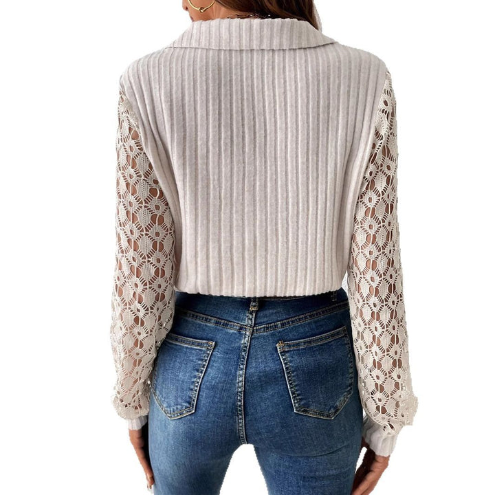 Blouse pour femmes à col en V avec manches en dentelle et texture côtelée Chic & Stil