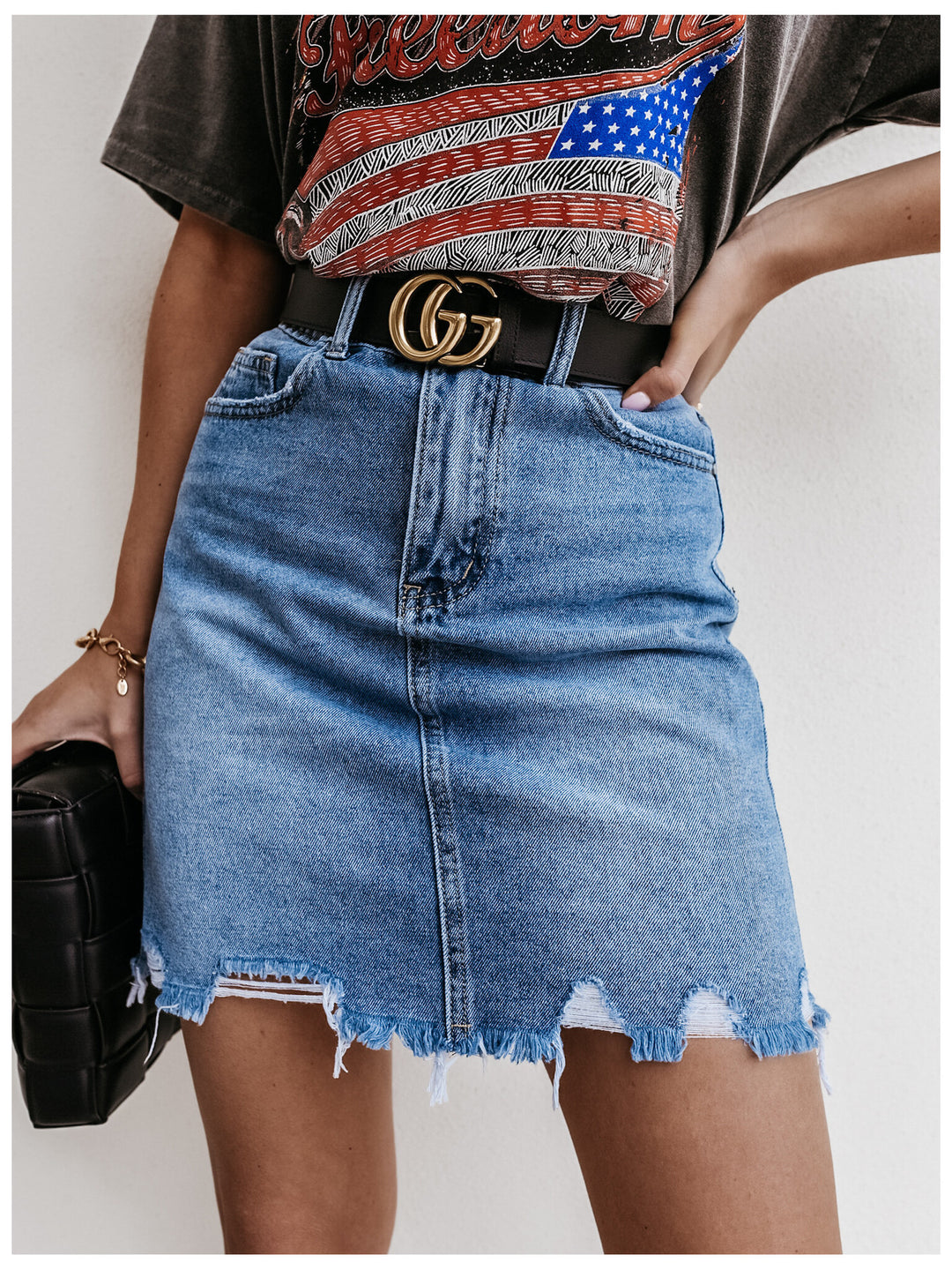 Jupes en jean mini pour femmes dans un style vintage avec ourlet effiloché Chic & Stil