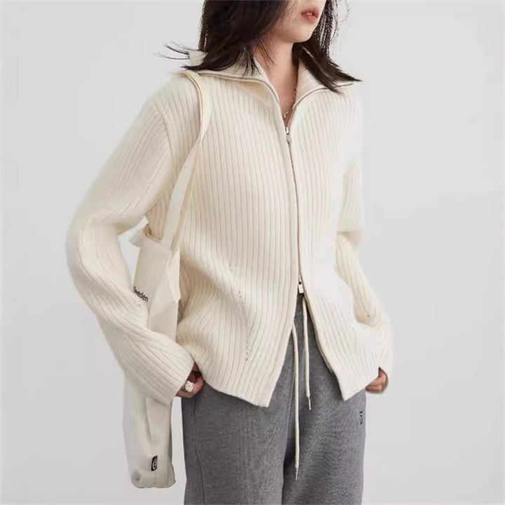 Gilet pour femmes avec fermeture éclair sportive et texture côtelée Chic & Stil