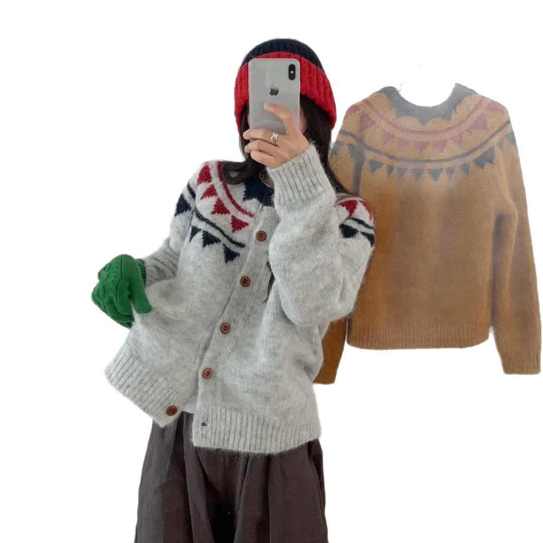 Chunky knit cardigan for women with elaborate colorful pattern and comfortable button closure Lune London