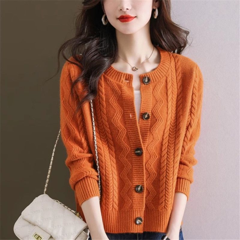 Cardigan confortable pour femmes avec détails de boutons décoratifs Chic & Stil