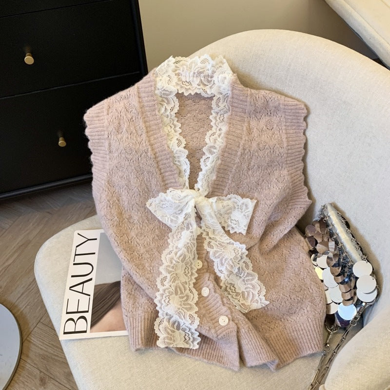 Gilet en tricot pour femmes avec détails de volants romantiques Chic & Stil