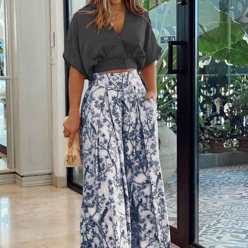 Top court élégant pour femmes avec des manches larges et un pantalon taille haute Chic & Stil