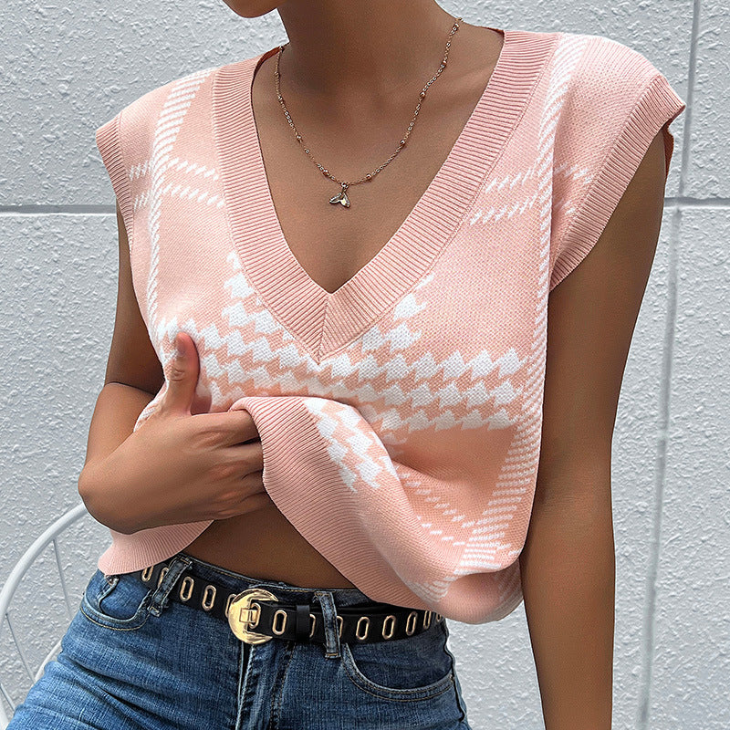 Sleeveless knitted V-neck sweater for ladies Lune London
