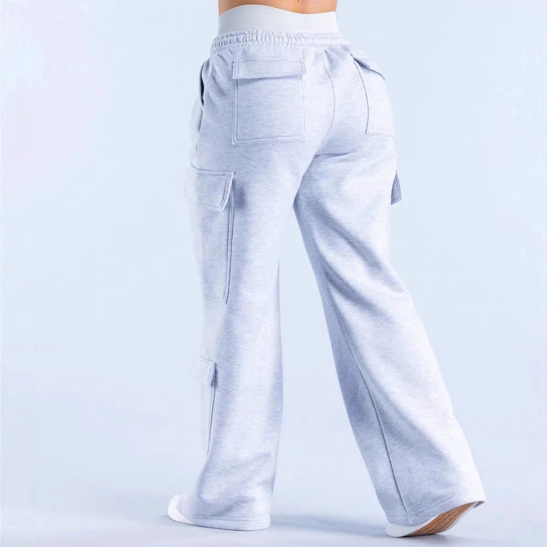 Casual cargo pants for women with a loose fit and practical pockets Lune London