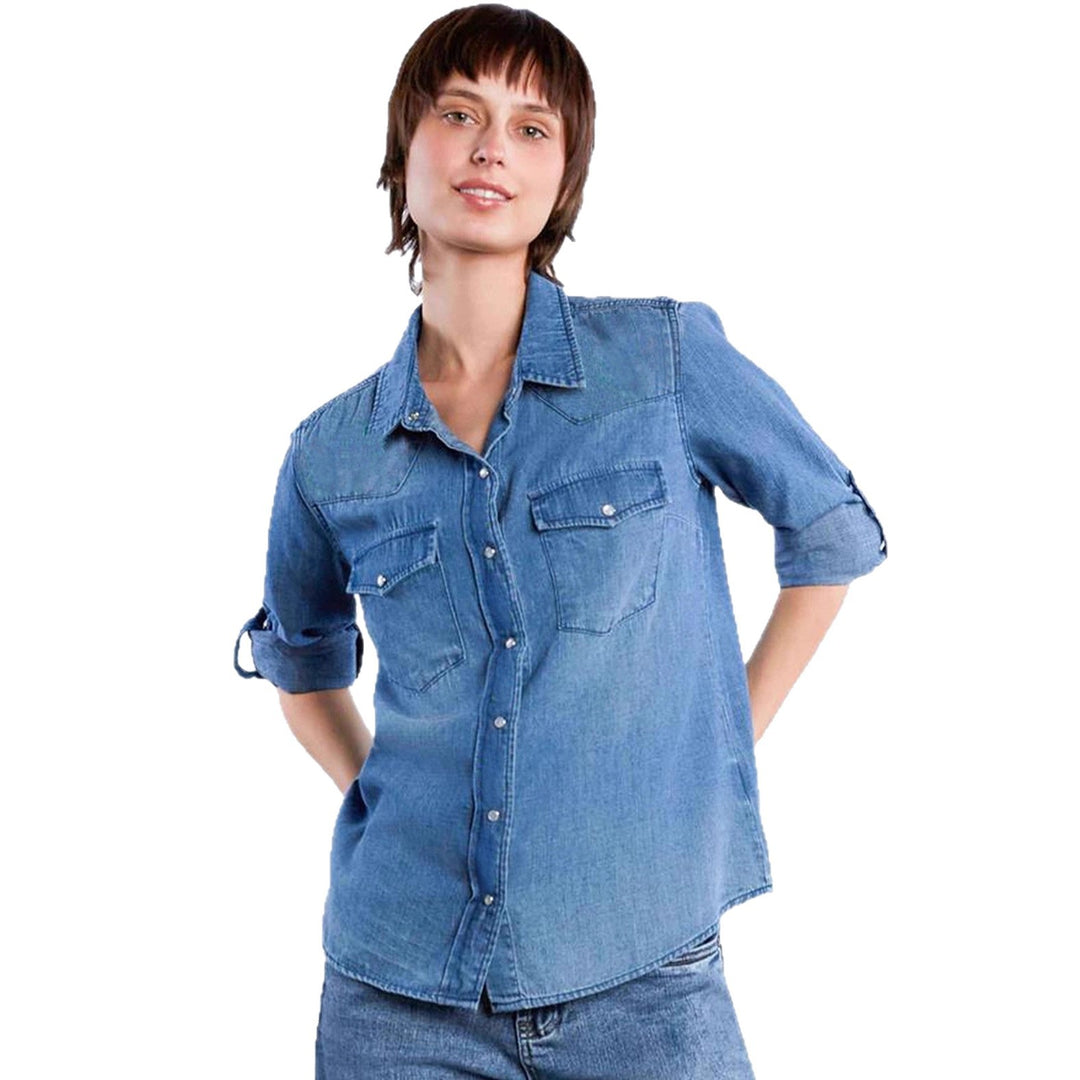 Women's casual denim blouse with patch pockets and slightly fitted cut Lune London