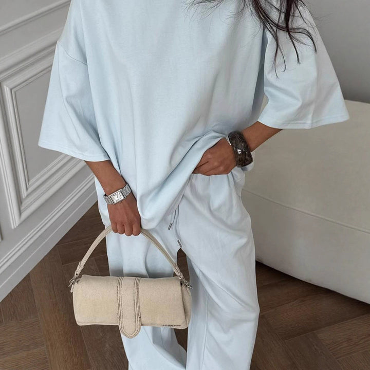 Comfortable lounge set for ladies in soft material with a loose fit Lune London