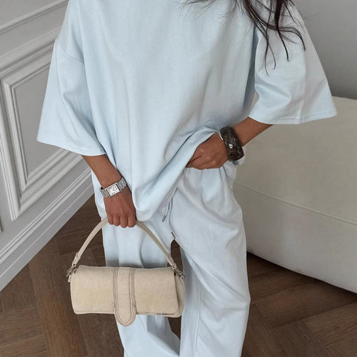 Comfortable lounge set for ladies in soft material with a loose fit Lune London
