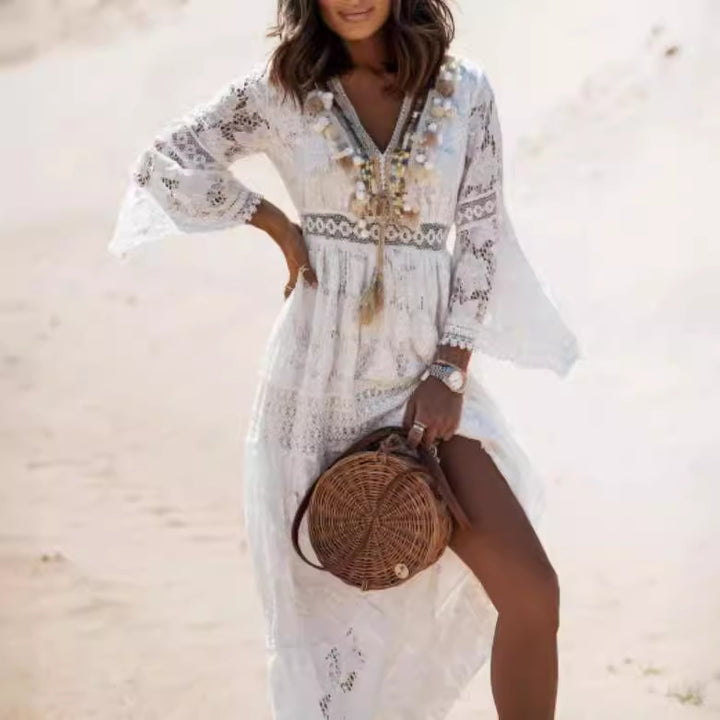 Elegant boho beach dress for ladies with lace accents and a loose fit Lune London