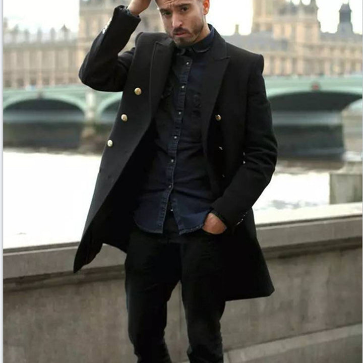 Elegant and trendy coat for men with double-breasted buttons and refined details Lune London