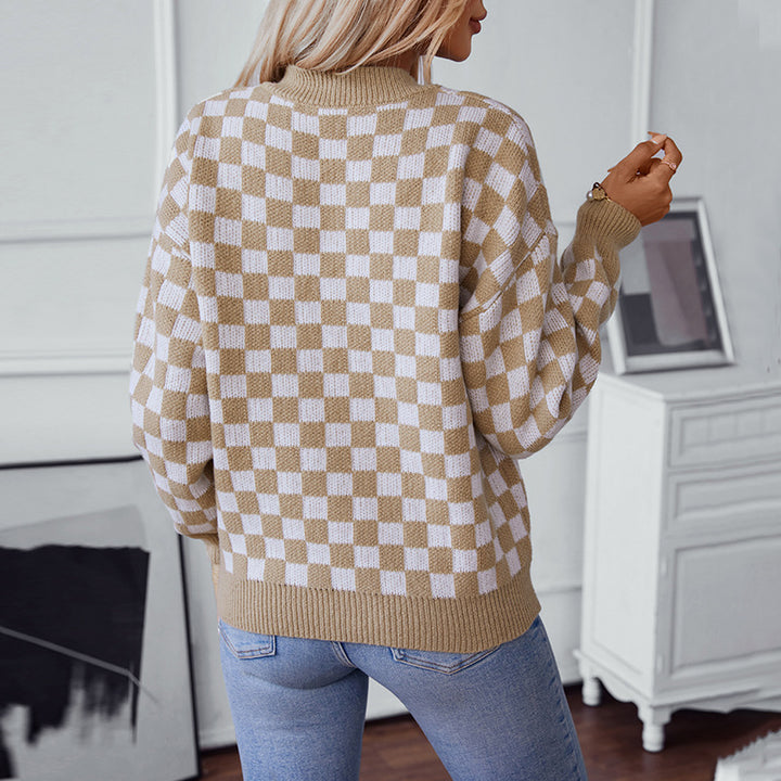 Casual women's V-neck sweater with checked pattern and loose fit Lune London