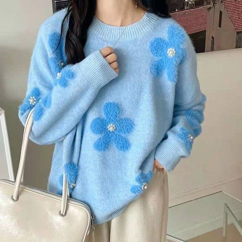 Cozy knitted sweater for women with pearl accents Lune London