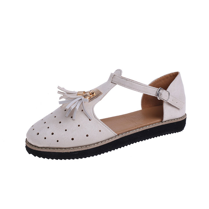 Elegant ballet flats for ladies with a trendy fringe detail and an adjustable strap Lune London