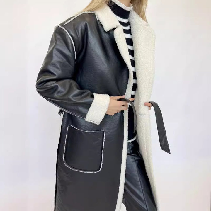 Ladies oversized coat made of high quality with soft teddy lining Lune London
