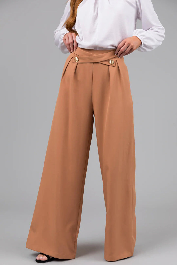 Elegant ladies' blouse with high collar and wide pants Lune London