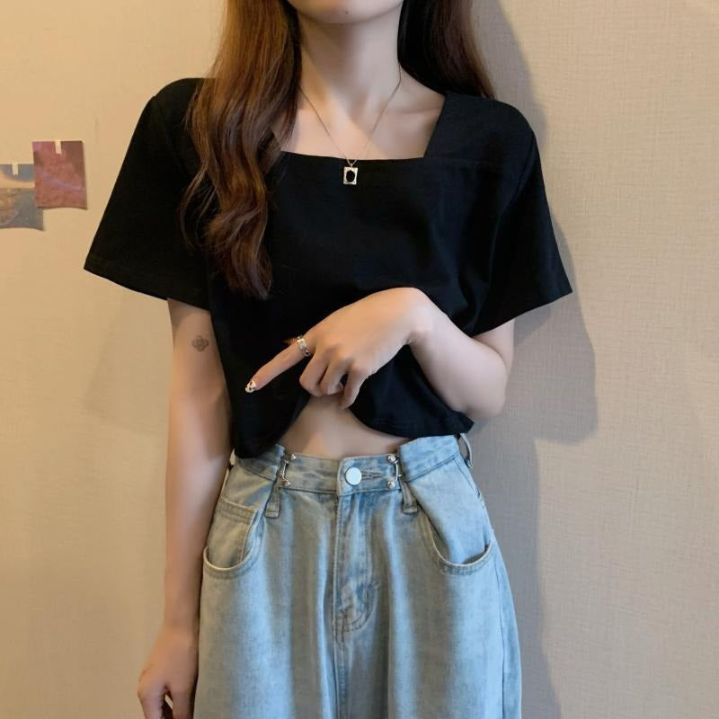 Women Cropped T-Shirt with modern details Lune London
