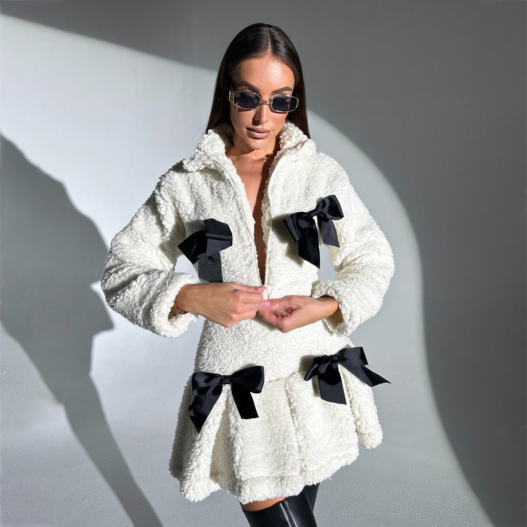 Stylish hooded jacket for women with decorative knots and a voluminous fit Lune London