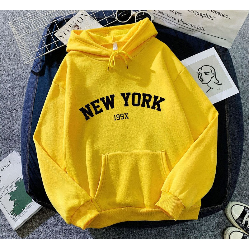 Women's hoodie with sporty New York print Chic & Stil