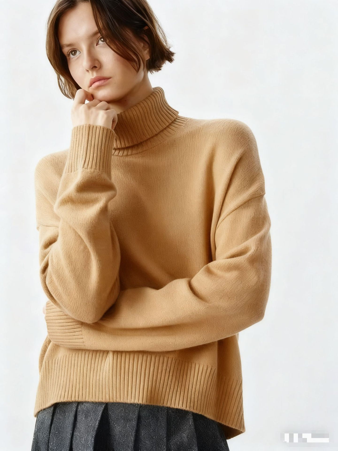 Pull Femme Col Roulé Confortable avec Coupe Oversize et Structure à Fines Côtes Chic & Stil