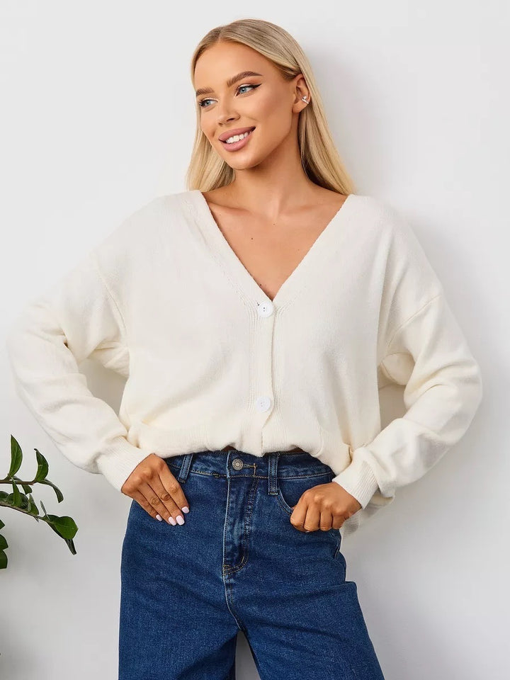 Ladies cozy cardigan with V-neck and practical pockets Lune London
