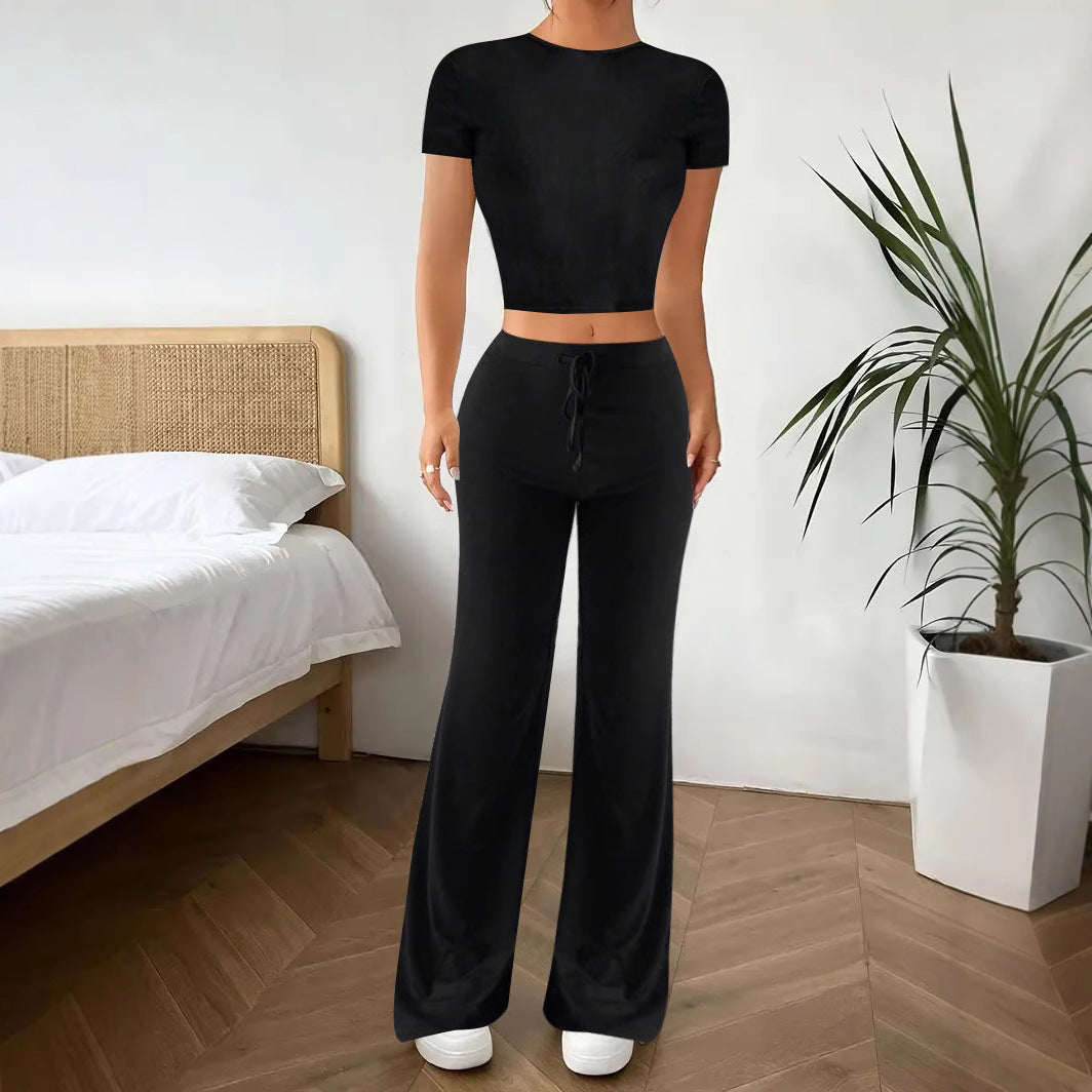 Casual lounge set for women with crop top and loose fit Lune London