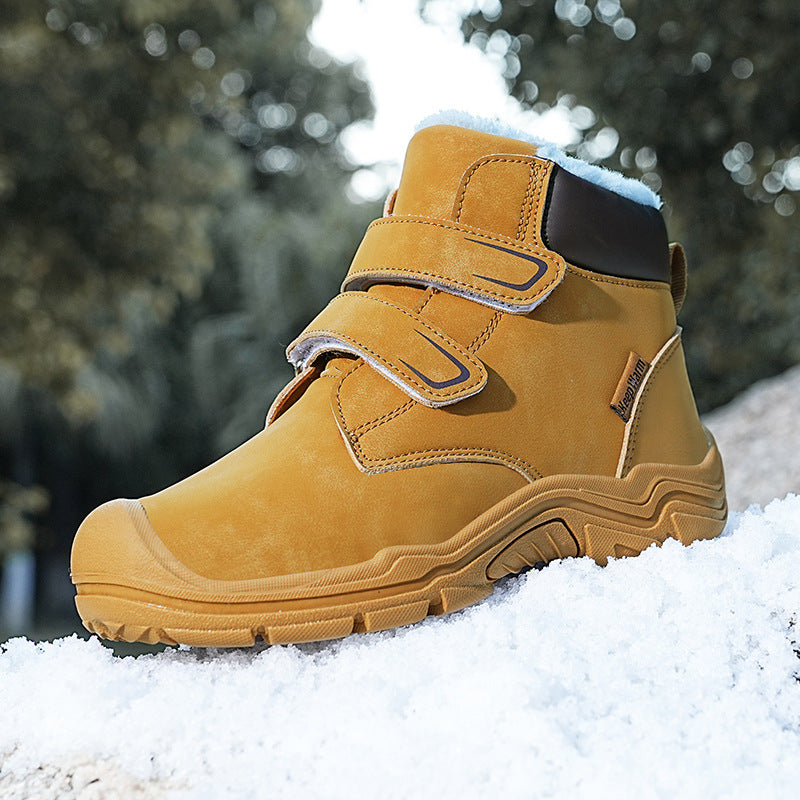 Insulated winter boots for women with practical Velcro closure Lune London